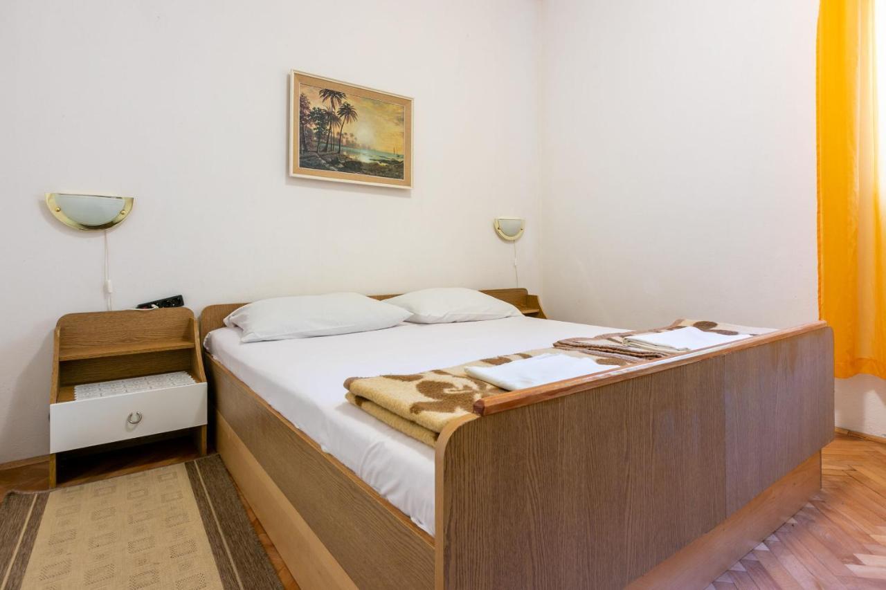 Apartments Laura Драмал Екстериор снимка