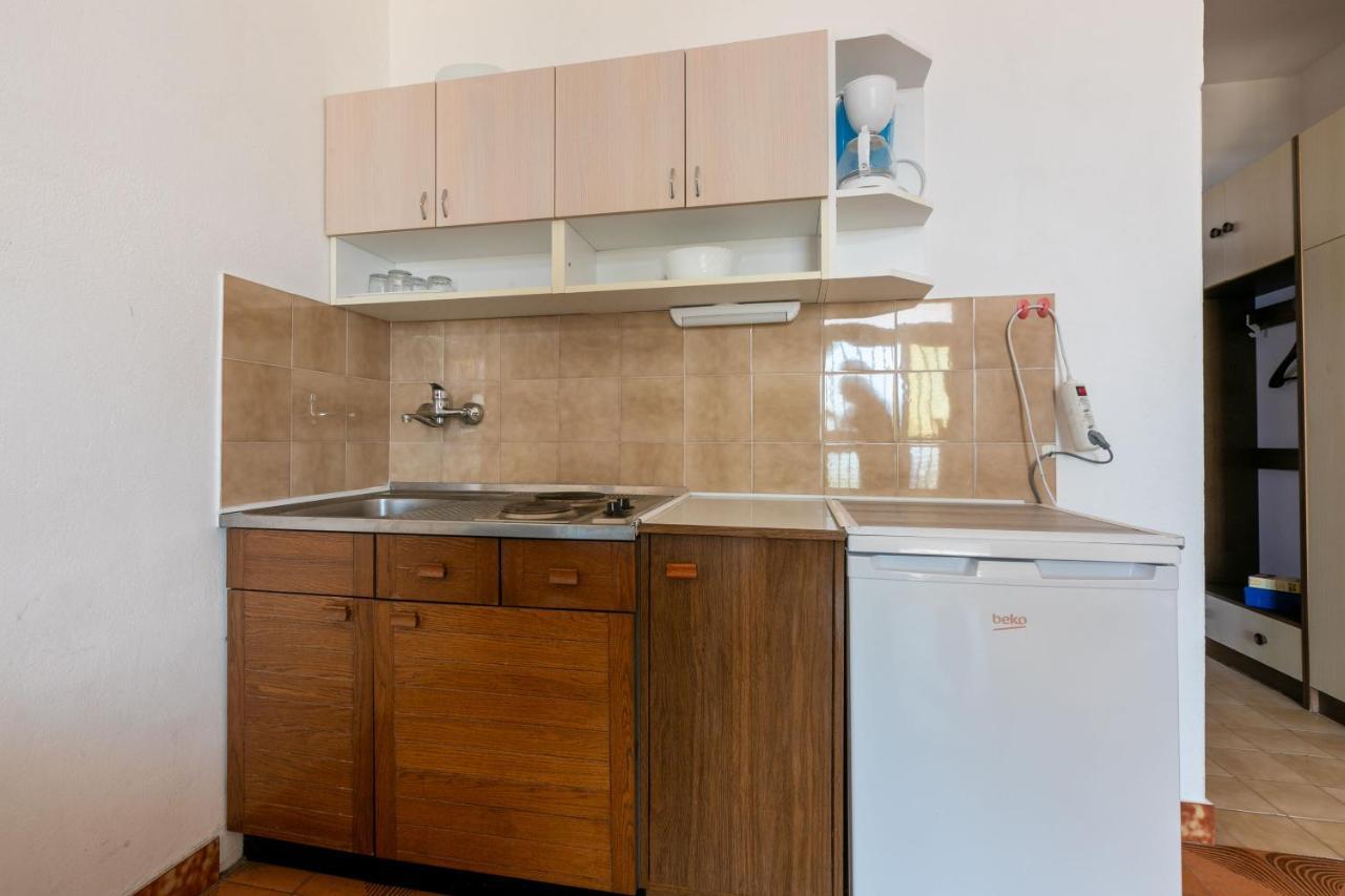 Apartments Laura Драмал Екстериор снимка