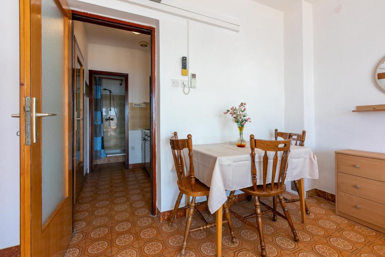 Apartments Laura Драмал Екстериор снимка