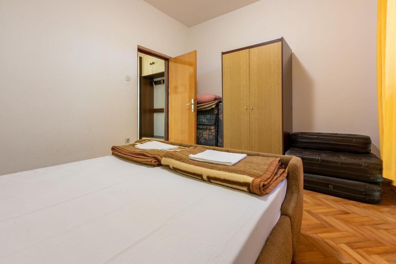 Apartments Laura Драмал Екстериор снимка