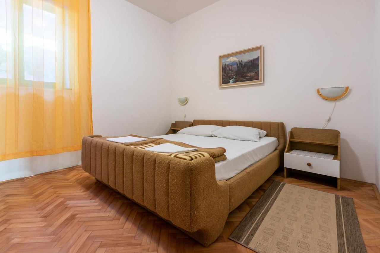 Apartments Laura Драмал Екстериор снимка