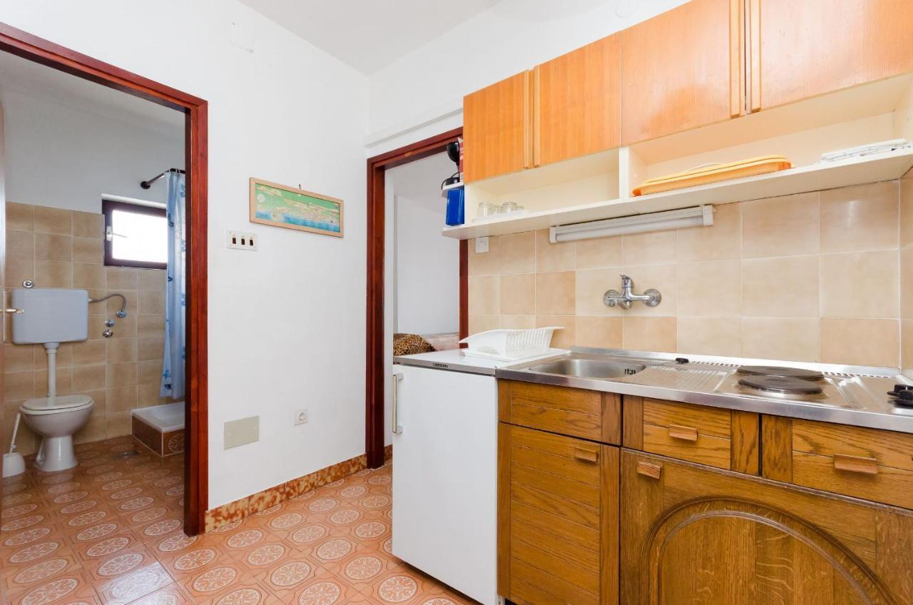 Apartments Laura Драмал Екстериор снимка