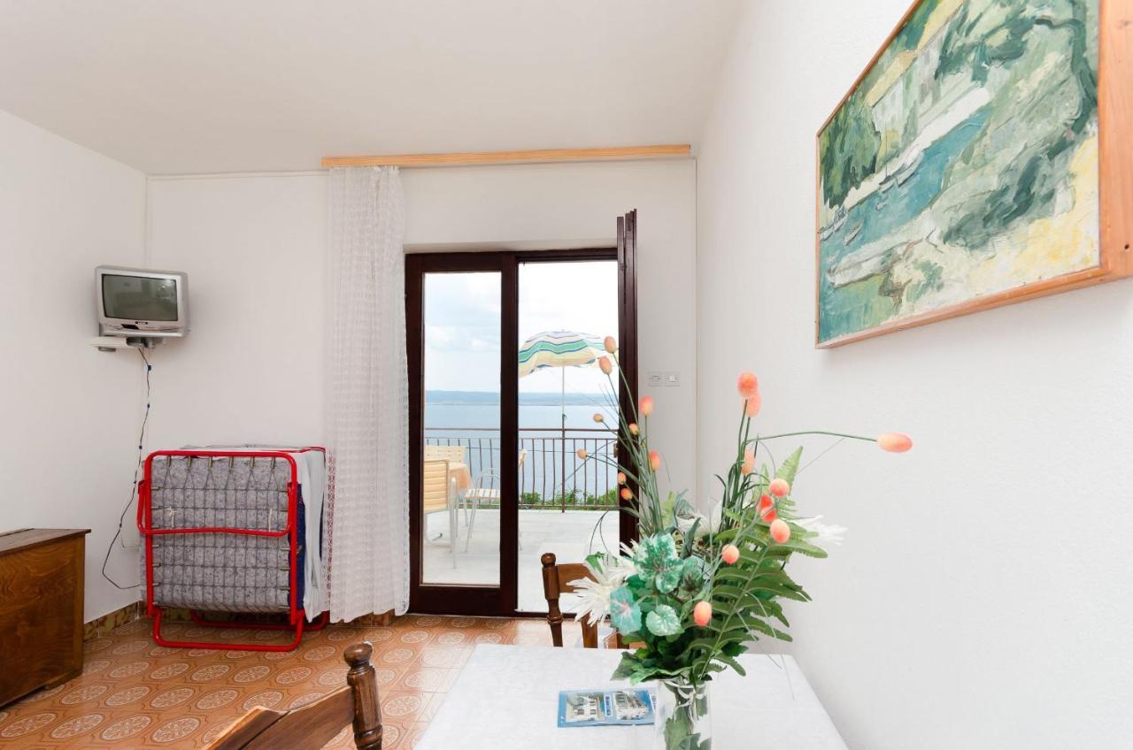 Apartments Laura Драмал Екстериор снимка
